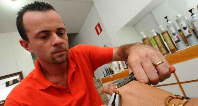 Leonardo Clber oferece boas comisses para quem atrai a clientela(foto: Euler Jnior/EM/D.A Press )