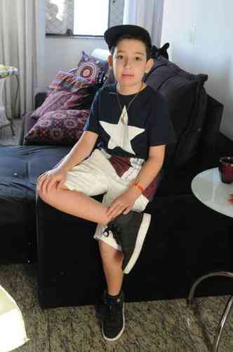 Igor de Pinho Bethonico, de 9 anos, d preferncia s roupas que combinam entre si (foto: Juarez Rodrigues/EM/D.A Press)