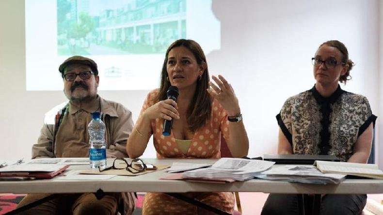 Vicky �lvarez (no centro) disse que passou 'toda uma vida' lutando para preservar o Seven Sisters(foto: Vicky �lvarez )