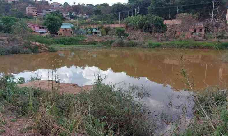 Lagoa em que adolescente se afogou no Bairro Beija-Flor