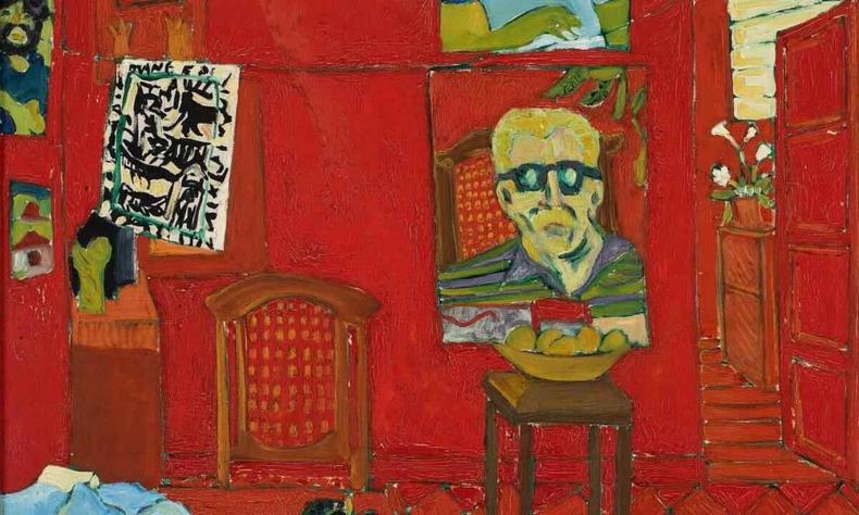 Pintura de Nello Nuno mostra retrato de Samuel Koogan, usando culos de aro preto, em meio a objetos em sala pintada de vermelho