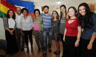Equipe do centro que adotou a palavra amigo na lngua crioula como nome: apoio a refugiados