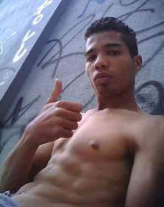 O corpo de Yuri Eustquio Alves Domingos, de 21 anos, foi enterrado na tarde desta quinta-feira(foto: Facebook/Divulgao)