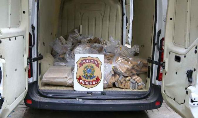 Incineração aconteceu em fábrica localizada na Grande BH(foto: Polícia Federal (PF) / Divulgação) Incineração aconteceu em fábrica localizada na Grande BH(foto: Polícia Federal (PF) / Divulgação)
