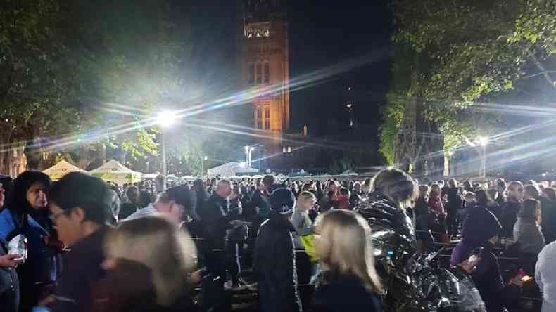 A fila em frente ao Parlamento britnico