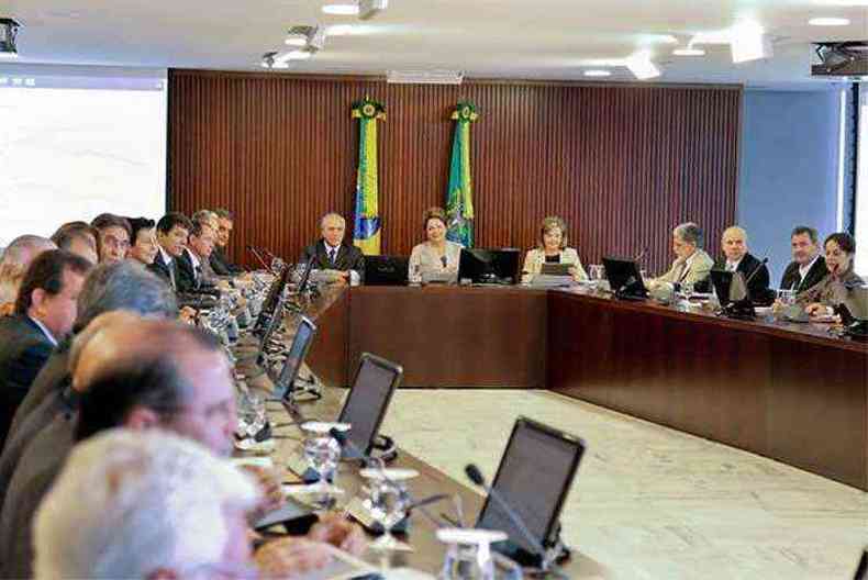 Reunião ministerial no Palácio do Planalto: total de ministros pode chegar a 90 em breve (foto: Roberto Stuckert Filho - 23/1/12)