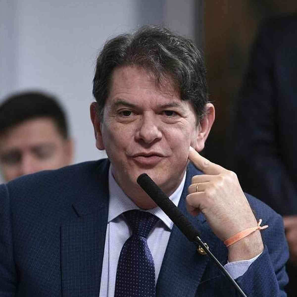 Trai o algo que voc faz e n o avisa diz Cid Gomes sobre Ciro