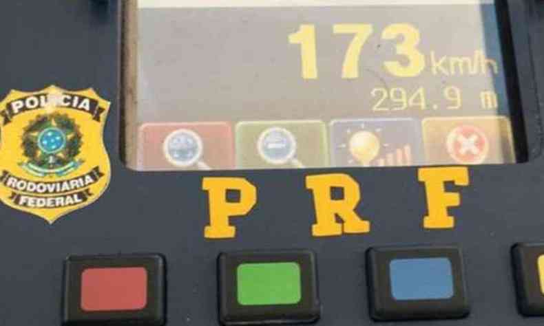 Segundo a PRF, 9.227 motoristas foram multados por excesso de velocidade(foto: PRF/Divulgação )