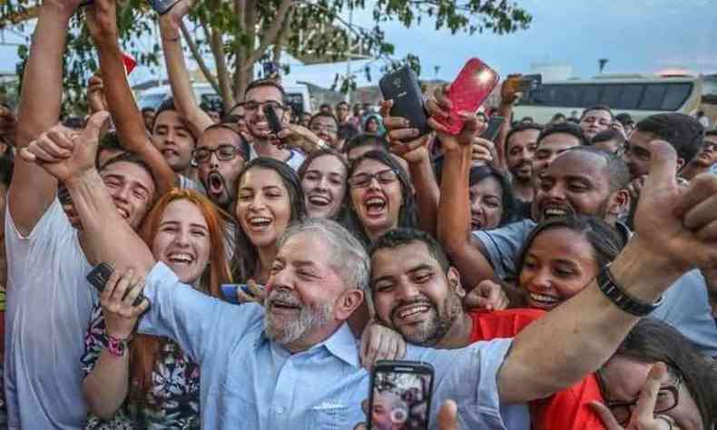 Lula programa um grande ato para encerrar a caravana em BH(foto: Reproduo Facebook)