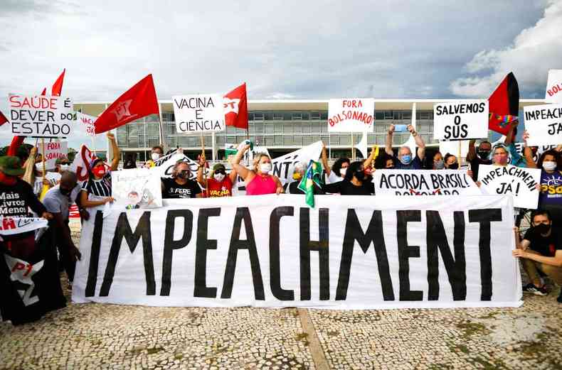 No ltimo fim de semana houve manifestaes a favor do impeachment de Bolsonaro, em Braslia(foto: Srgio Lima/AFP)