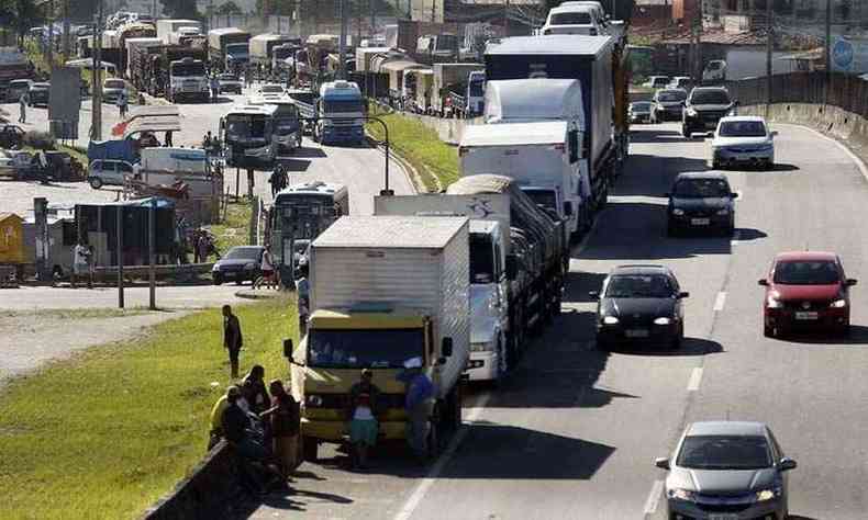Paralisao dos caminhoneiros em maio garantiu tabelamento do frete(foto: Thomaz Silva/Agncia Brasil))