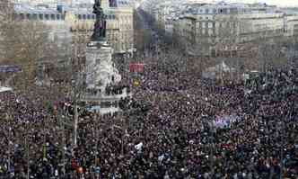 Um milho de pessoas foram s ruas. Lderes mundiais tambm marcaram presena na capital francesa(foto: AFP/PHOTO)