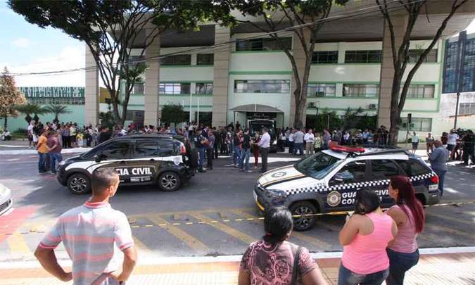Depois do assassinato, Câmara de Contagem foi interditada. Vereador nega falha em sistema de proteção (foto: Edésio Ferreira/EM/DA Press) Depois do assassinato, Câmara de Contagem foi interditada. Vereador nega falha em sistema de proteção (foto: Edésio Ferreira/EM/DA Press)