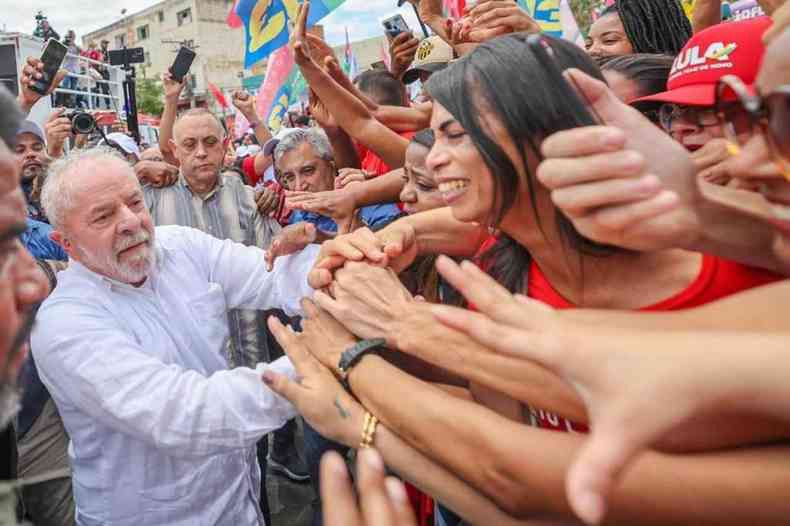 Lula com apoiadores