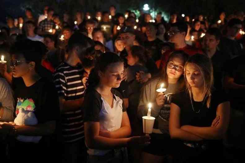 Estudantes fazem viglia na Flrida (EUA), aps massacre de 17 estudantes em 2018: fenmeno global(foto: Joe Raedle/Getty Images)