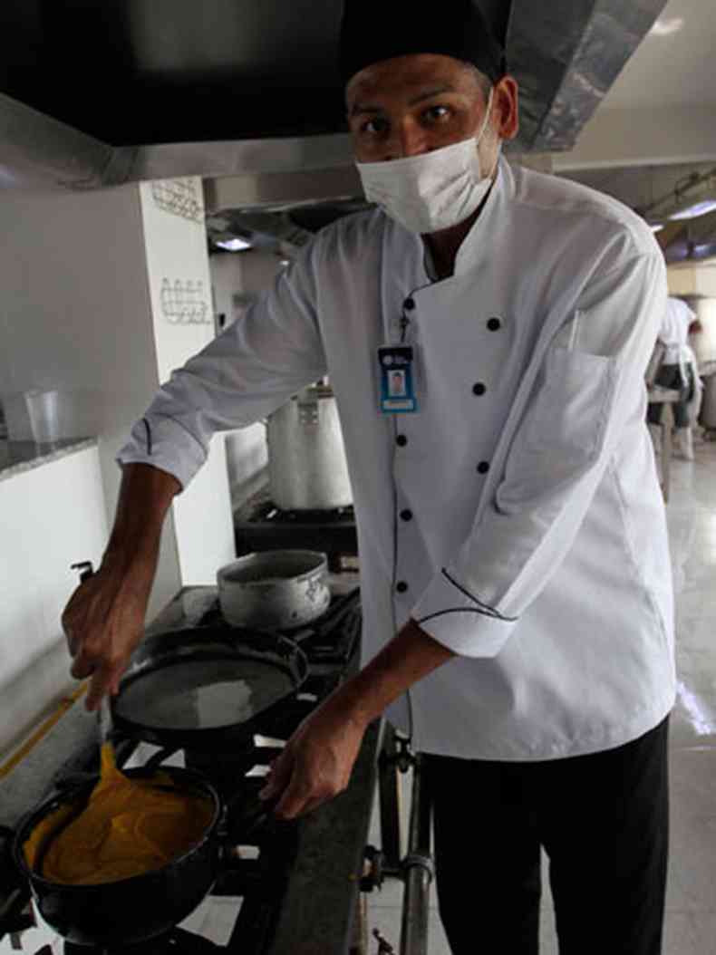 Chef de cozinha da Santa Casa de BH, Genezeildo Nunes