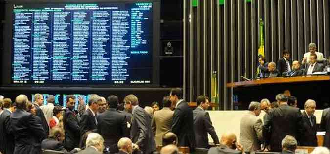 Para alguns parlamentares, o fim do voto secreto dar mais transparncia ao Congresso e facilitar a fiscalizao do trabalho pelos eleitores (foto: Wilson Dias/ABR)