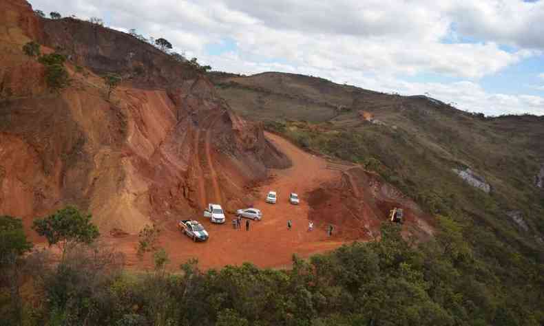 Semad e PM de Meio Ambiente fiscalizam empreendimentos na Serra do Curral