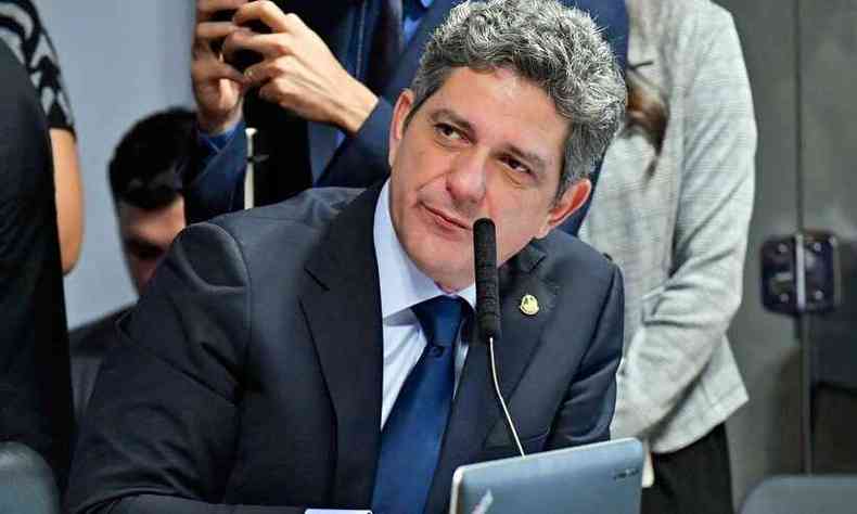 Senador Rogrio Carvalho (PT-SE) tambm  mdico (foto: Agncia Senado/Reproduo)