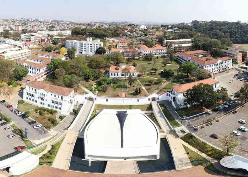Vista area da PUC Minas Campus Corao Eucarstico