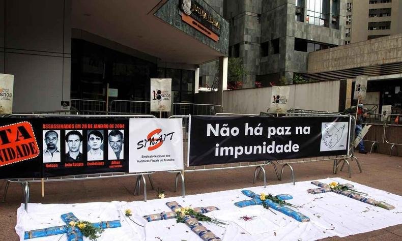 Foto de arquivo. Familiares das v�timas pedem Justi�a em julgamento