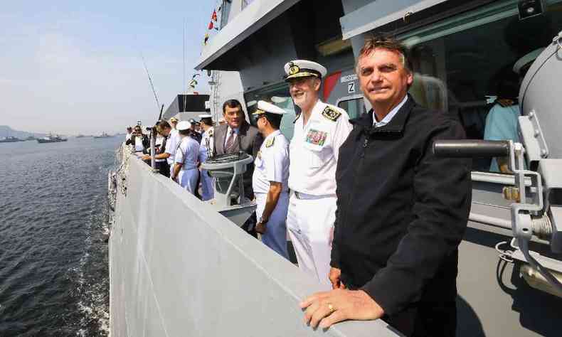 presidente Bolsonaro em navio da Marinha no Rio de Janeiro em 10/9/2022