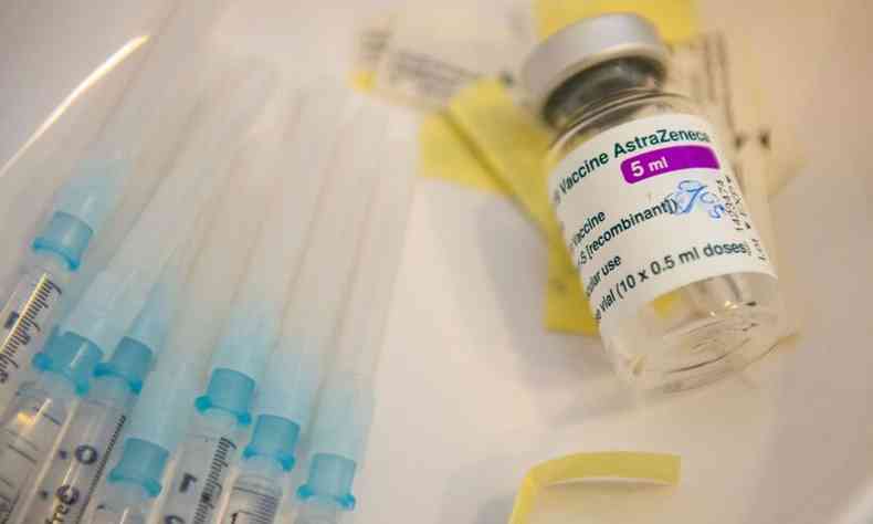 BH quer agilizar vacinao com doses da AstraZeneca(foto: Lennart Preiss/AFP)