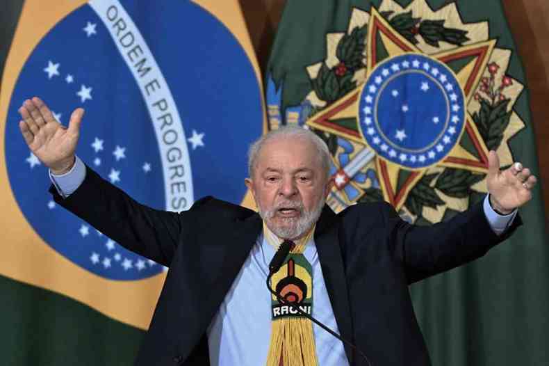 Lula em evento com indgenas no Planalto