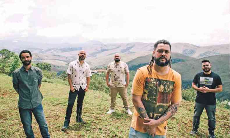Série coloca os músicos da banda paulista Maneva em meio às montanhas de Nova Lima (foto: Fotos: Diego Ruahn/divulgação )
