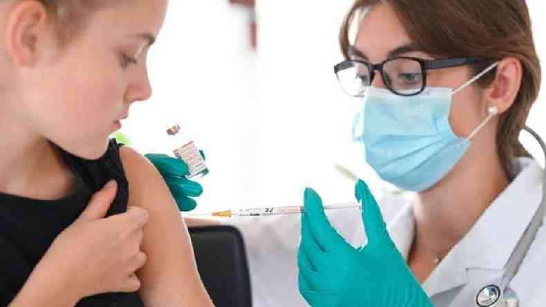 Reino Unido anunciou que a vacina da Pfizer j foi aprovada pela vigilncia sanitria e que vai comear campanha de vacinao(foto: Getty Images)