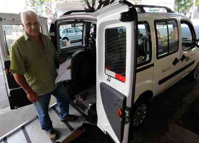 Lcio tem autorizao da justia para transportar qualquer passageiro(foto: GLADYSTON RODRIGUES/EM/D.A PRESS)