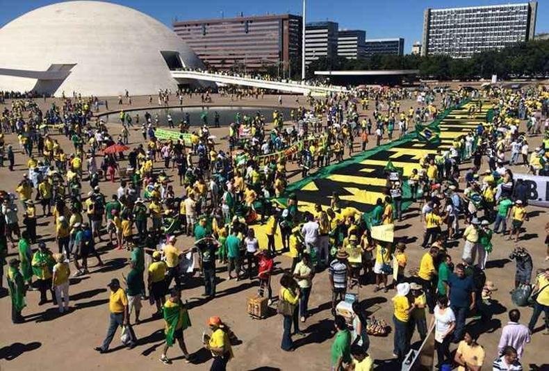 Movimenta��o na Esplanada dos Minist�rios, em Bras�lia(foto: Ed Alves / CB / D.A Press)