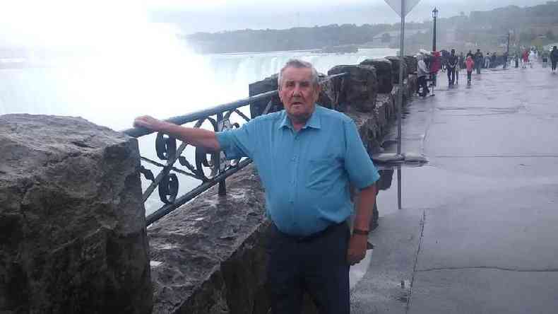 Malcolm, sogro de Karen, aos 80 anos quando visitou seu irmo no Canad(foto: BBC)