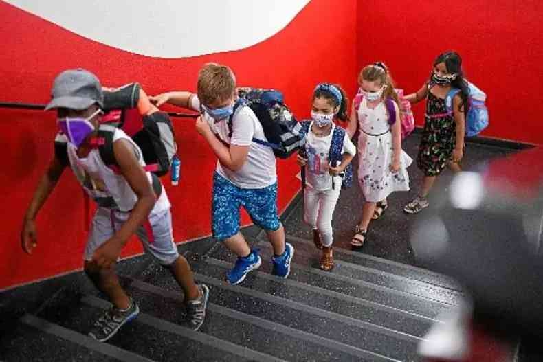 As crianças diagnosticadas com SIM-P podem evoluir de forma grave com insuficiência respiratória(foto: Ina Fassbender/AFP)