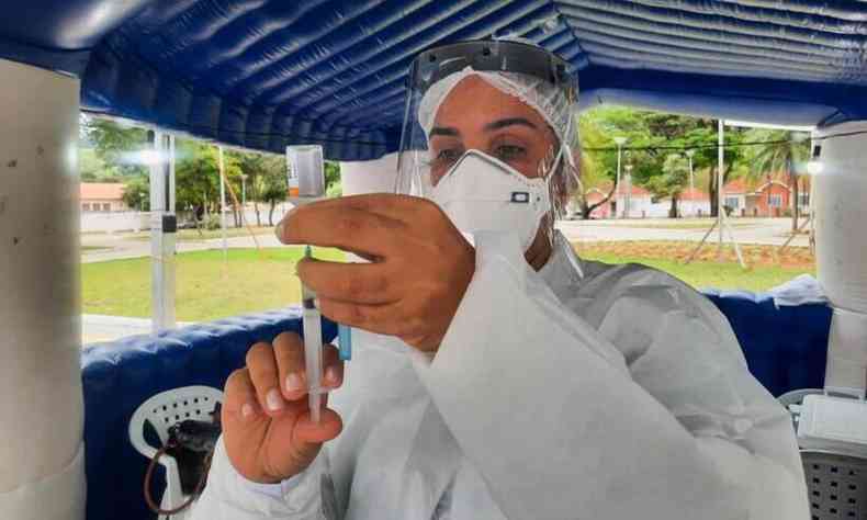 Itajub avana na vacinao contra a COVID para pessoas acima de 45 anos(foto: Prefeitura de Itajub/Divulgao )