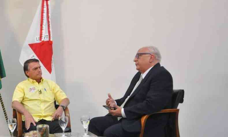 Bolsonaro e o jornalista Ricardo Carlini, da TV Alterosa
