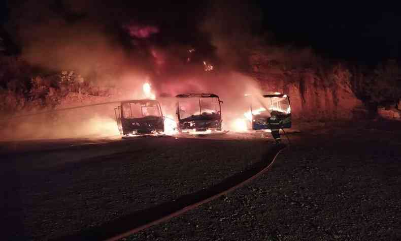 Incêndio em ônibus em Itajubá