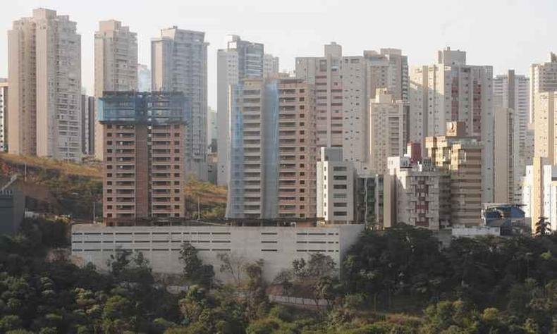 Capital mineira gastou 47,8% com pessoal, ficando distante do grupo das nove cidades reprovadas(foto: Leandro Couri/EM/D.A Press) Capital mineira gastou 47,8% com pessoal, ficando distante do grupo das nove cidades reprovadas(foto: Leandro Couri/EM/D.A Press)