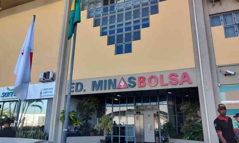 fachada do prdio no CeasaMinas onde funciona a sede da empresa investigada por sonegao