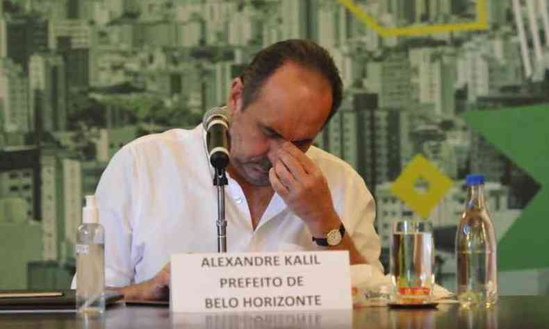Kalil criticou as pessoas que no tm cumprido as normas de isolamento(foto: Alexandre Guzanshe/EM/D.A Press)