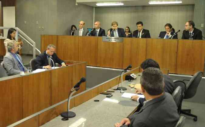 Comisso da Assembleia Legislativa de Minas Gerais (ALMG) discutiu a situao da tragdia das barragens(foto: Guilherrme Bergamini / ALMG)