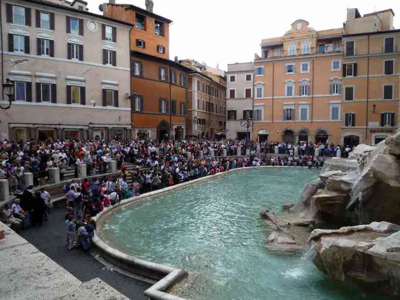 Fontana di Trevi, um dos pontos tursticos mais famosos de Roma