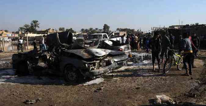 Carro-bomba (foto) explodiu em Shuala, norte da capital iraquiana(foto: ALI AL-SAADI / AFP)