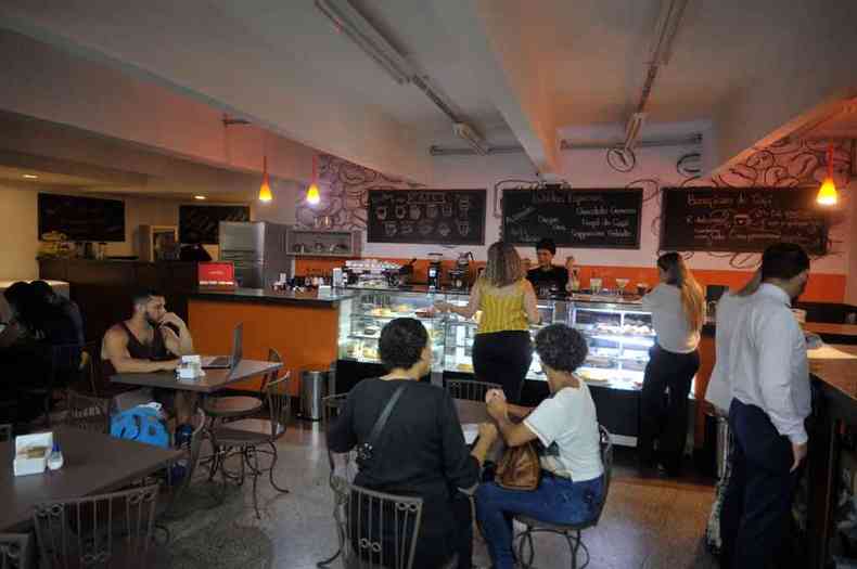 Caf funciona no corao da Praa Sete(foto: Fotos: Alexandre Guzanshe/EM/D.A Press)