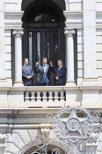 Acio, com Alberto Pinto Coelho e Anastasia na posse: mais crticas a Dilma(foto: Gladyston Rodrigues/EM/D.A PRESS)