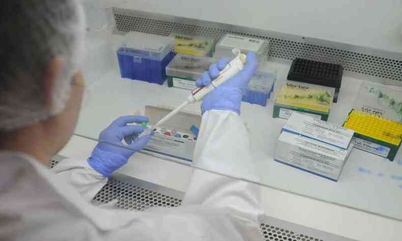 Testes com resultado positivo para COVID-19 aumentaram nas farmcias, entre os dias 5 e 11 de abril (foto: Tulio Santos/EM/D.A Press)