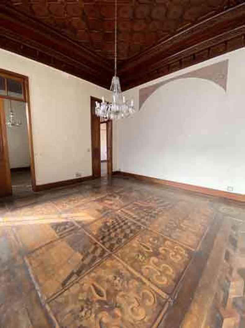 Belo Horizonte - MG. Detalhe do piso em madeira do Palacete Dantas, parte do conjunto da Praa da Liberdade