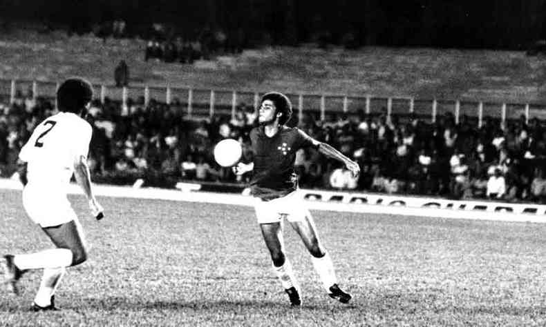 O jogador Roberto Batata foi um dos destaques do Cruzeiro nos anos 1970, de tantas conquistas para a Raposa (foto: ARQUIVO EM/D.A PRESS)