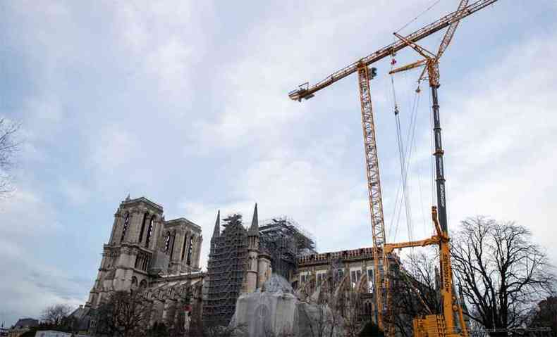 A Catedral de Notre-Dame  uma das mais antigas catedrais francesas em estilo gtico(foto: Thomas SAMSON / AFP)