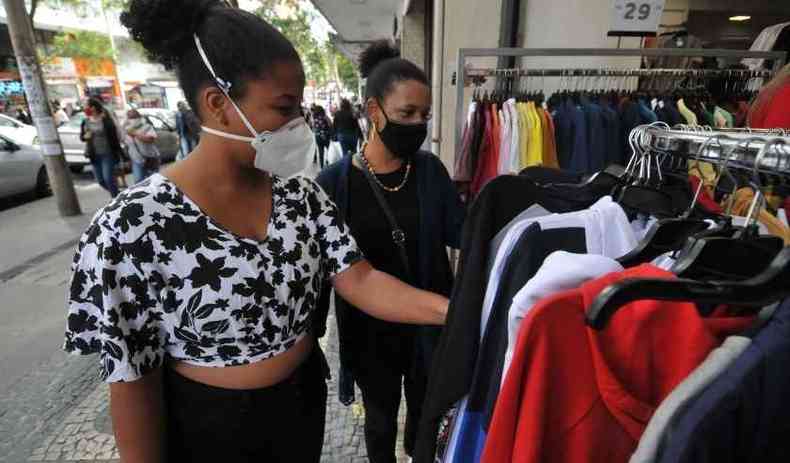 Na liderana das vendas, o setor de vesturio foi o mais procurado pelos consumidores no Dia dos Pais (foto: Gladyston Rodrigues/EM/D.A Press)